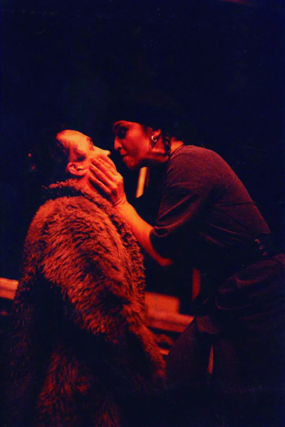 Besos en escena en Entre besos y peloteras